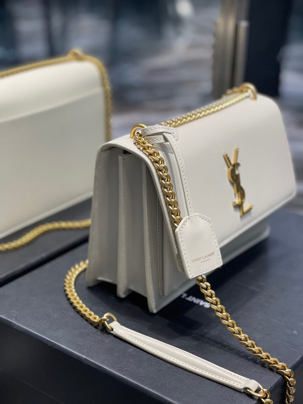 Medium Sunset Bag 22 White Lambskin Gold Tone 22 x 16 x 8cm