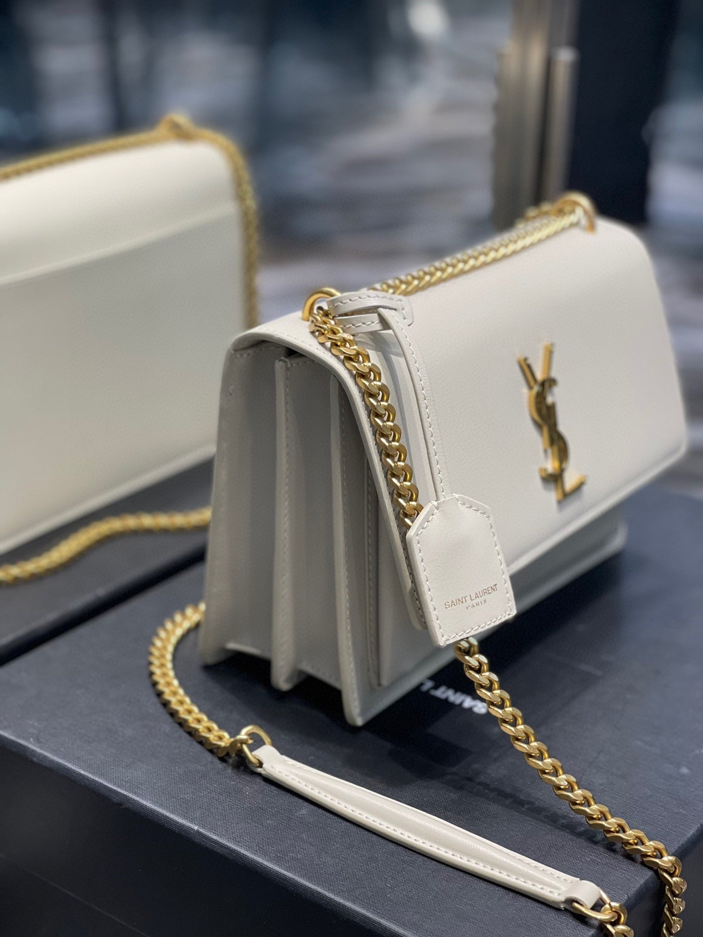 Medium Sunset Bag 22 White Lambskin Gold Tone 22 x 16 x 8cm