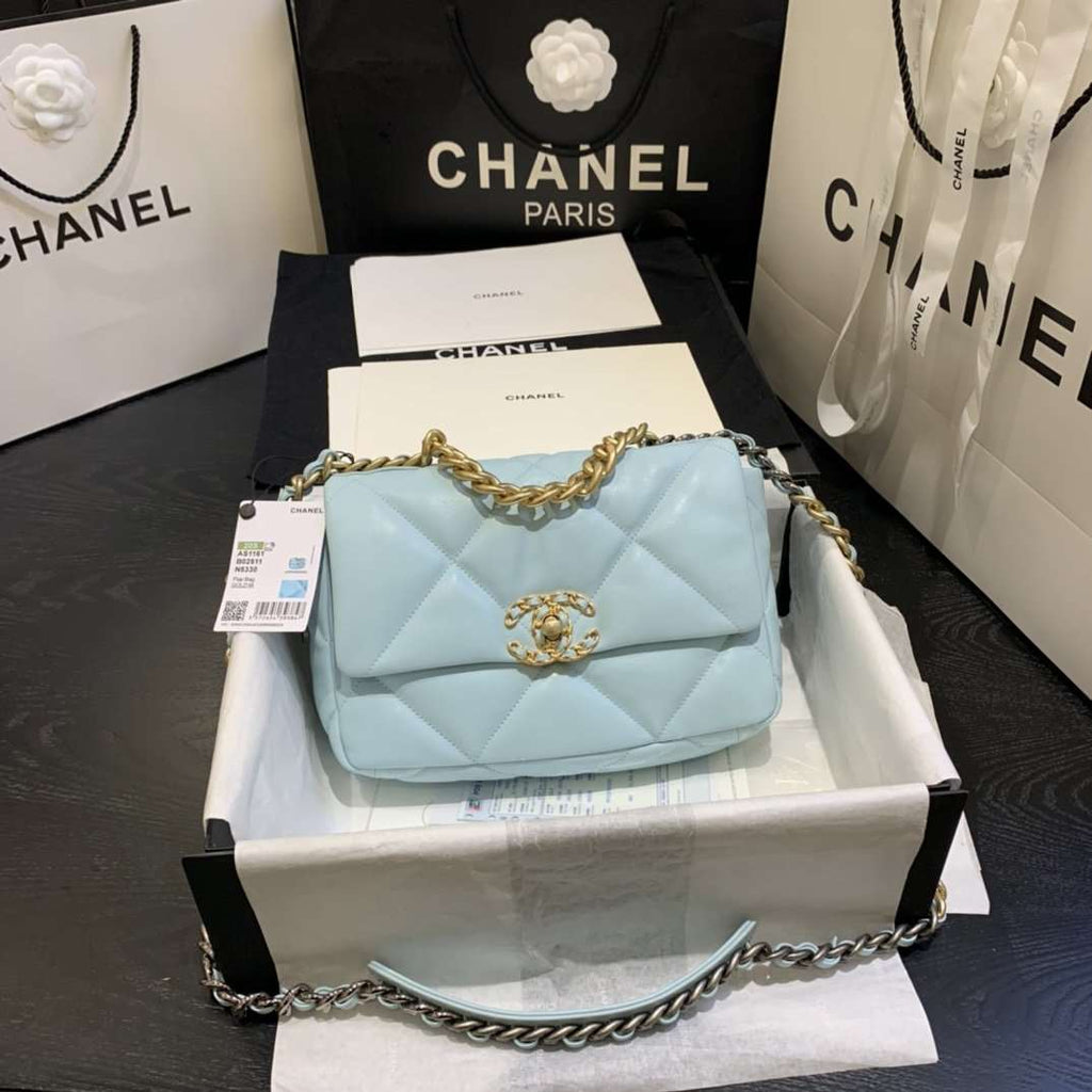 19 small Flap Bag Tiffany Blue