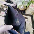 caviar quilted classic zip boy Pouch