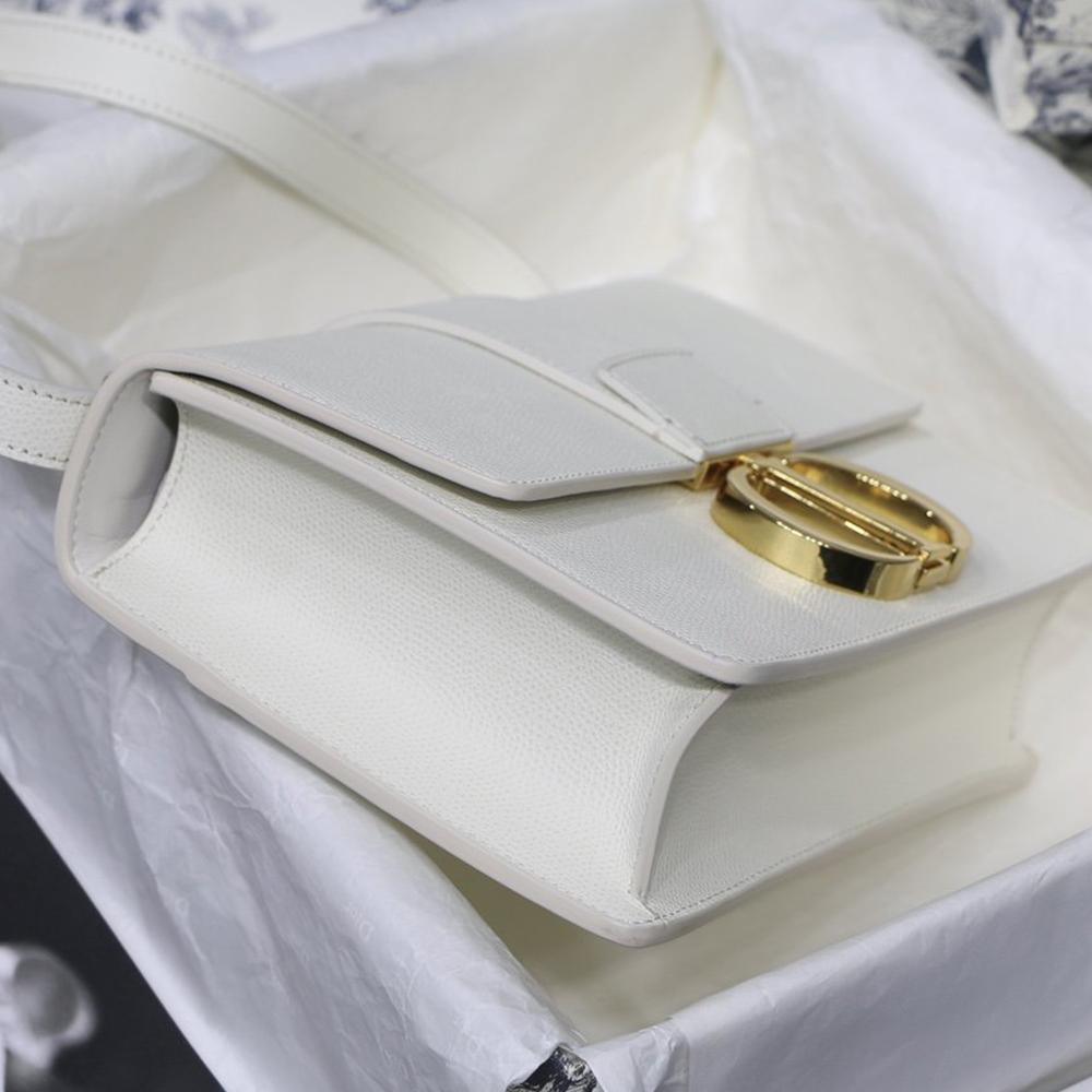 30 MONTAIGNE BAG Latte Box Calfskin