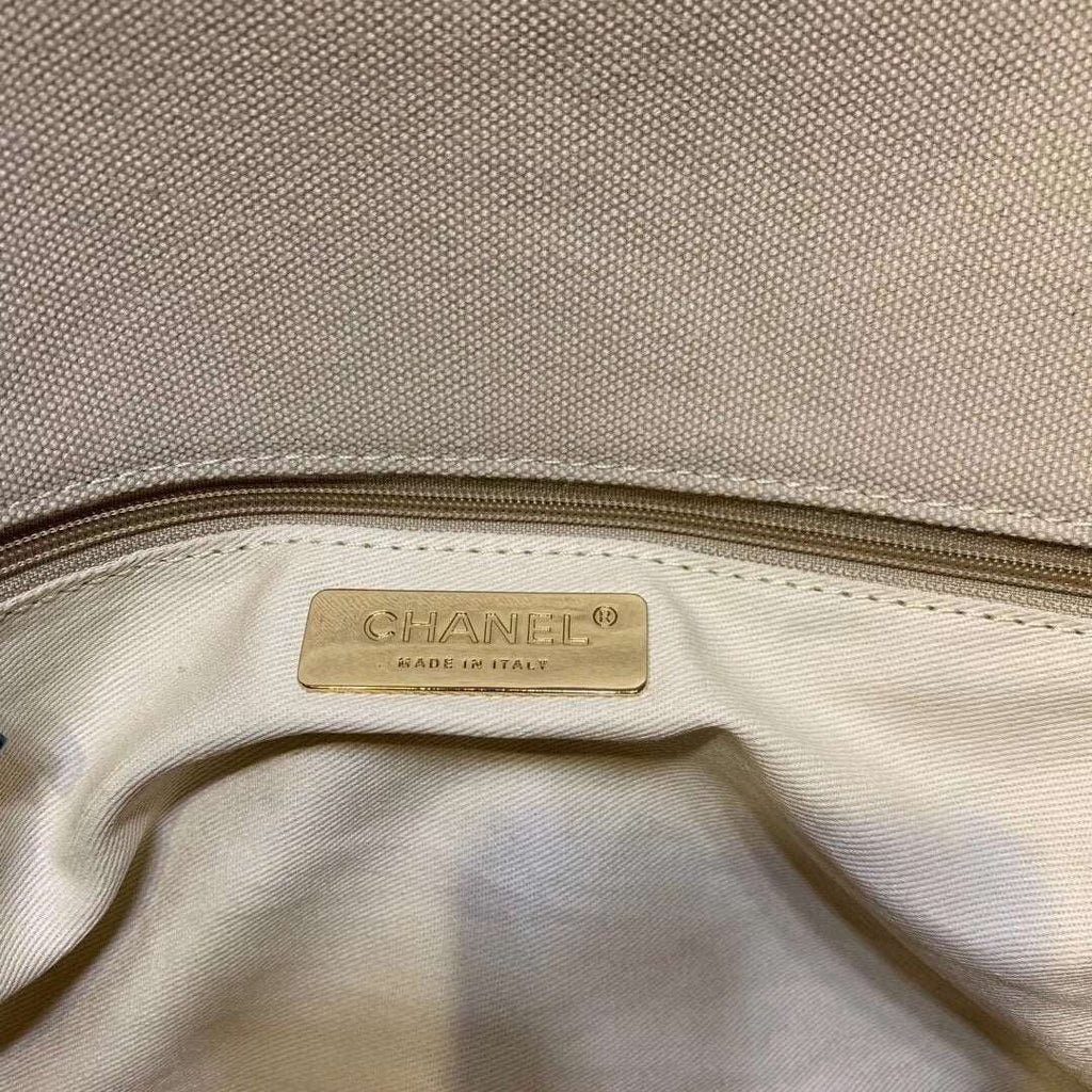 19 Medium Denim Flap Bag Beige