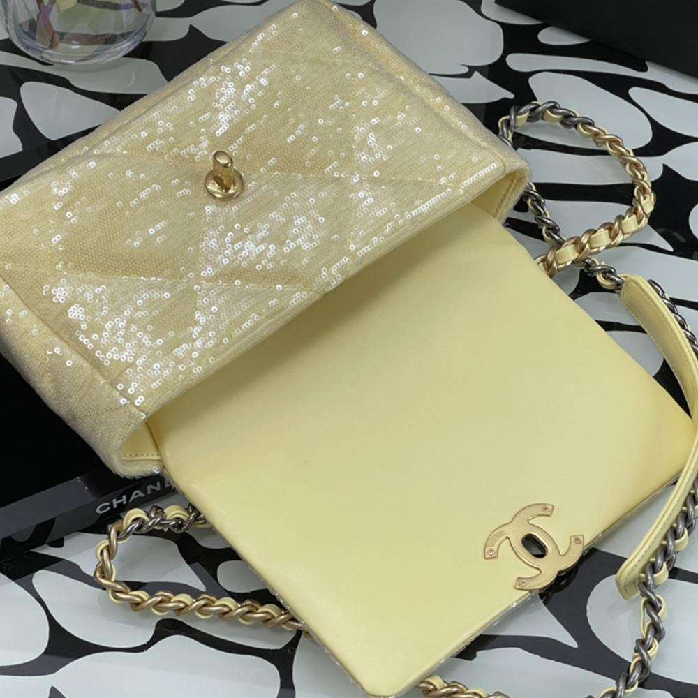 19 sequin Flap Bag