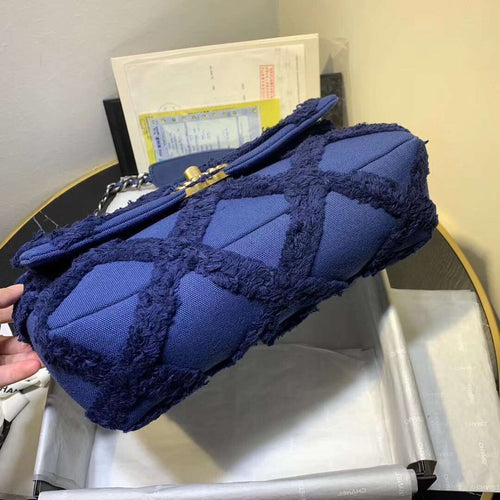 19 Denim medium Flap Bag