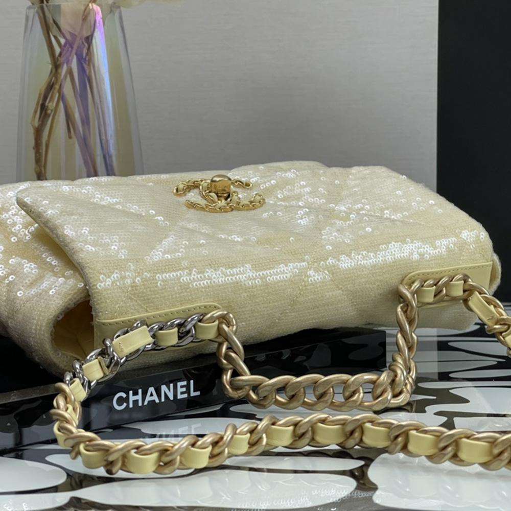 19 sequin Flap Bag