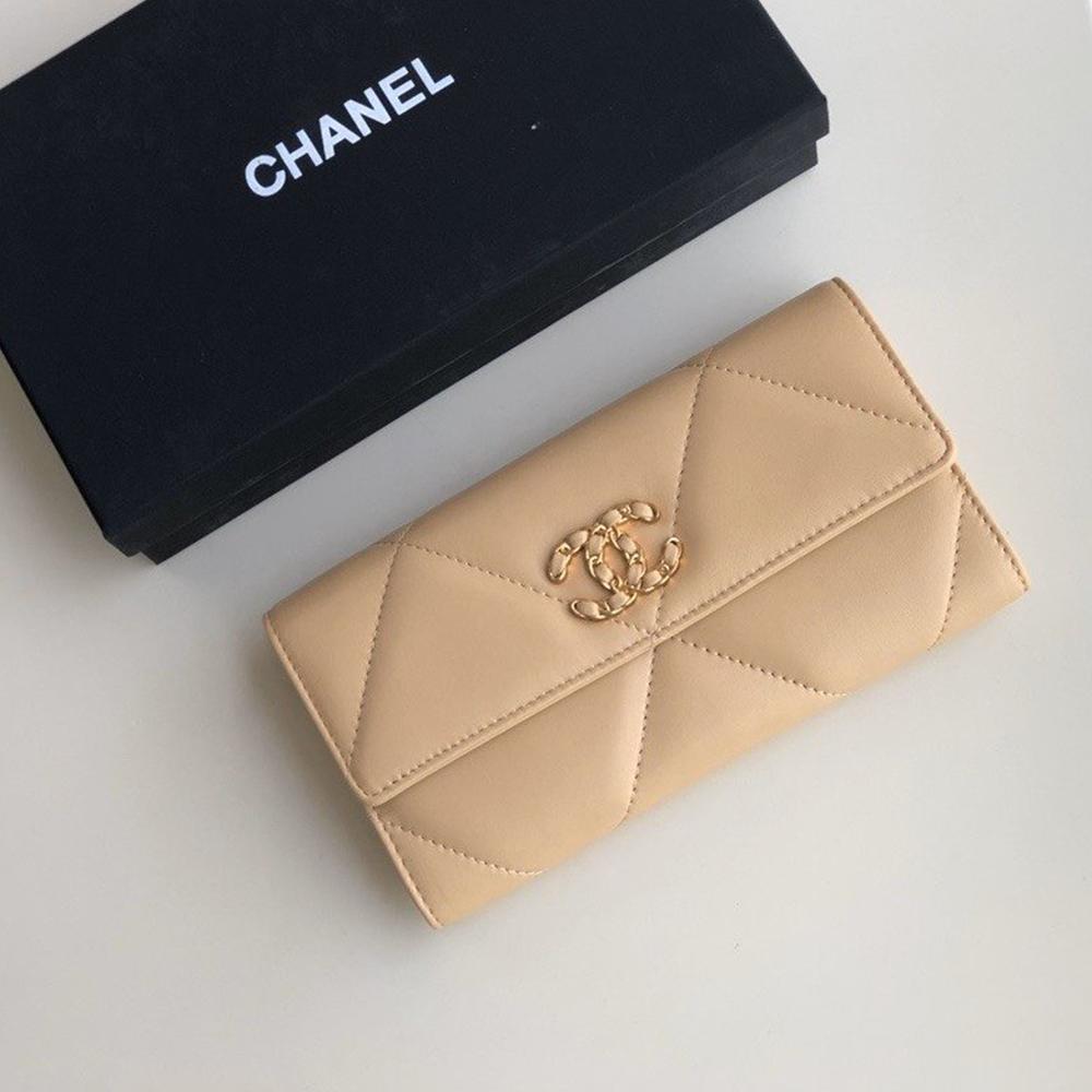 19 Quilted Flap Wallet Long Goatskin