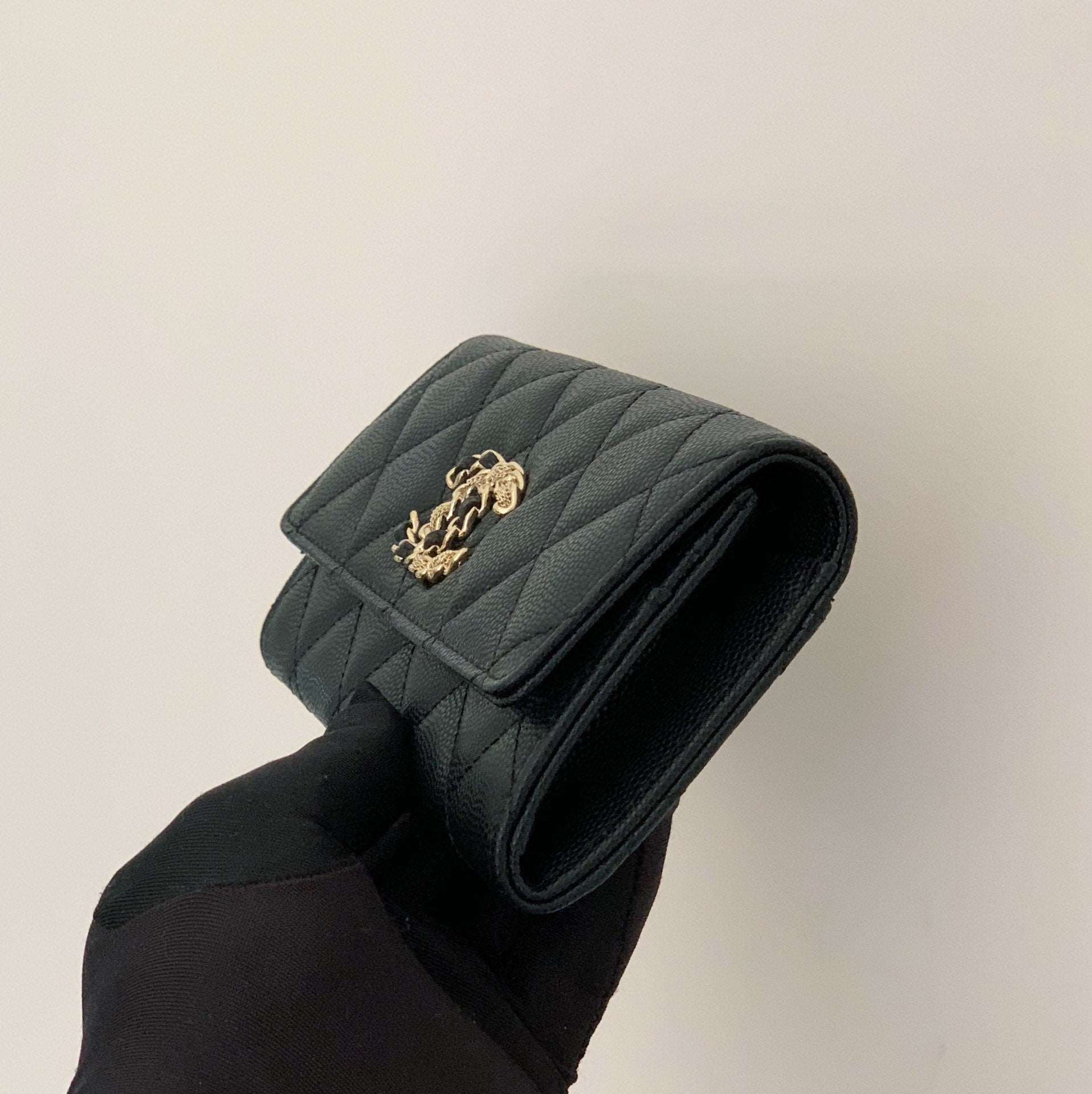 caviar quilted gusset flap Wallet