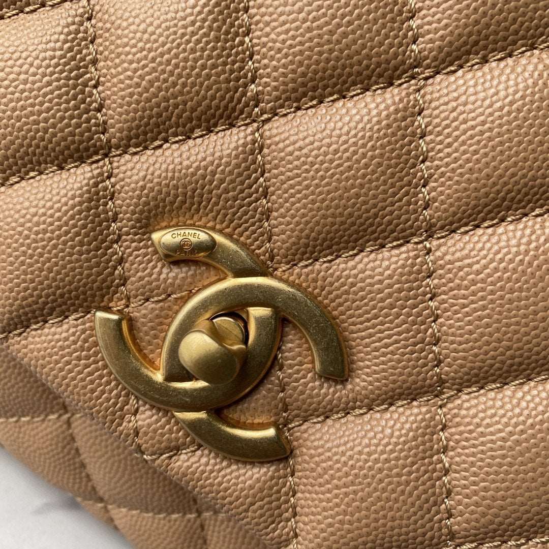 Flap Bag with Handle Beige