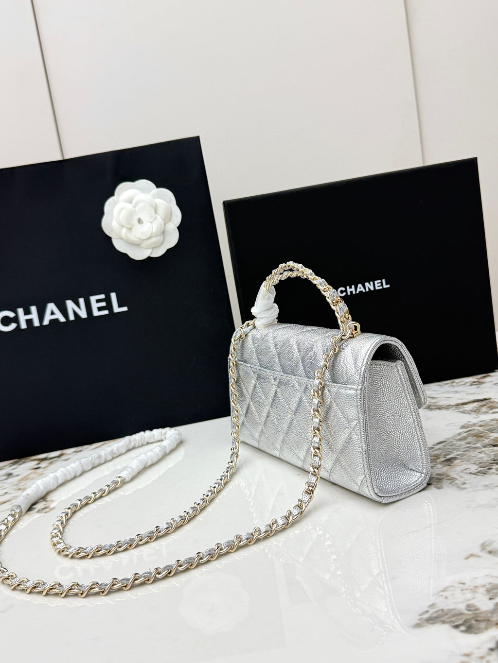 19 sequin Flap Bag