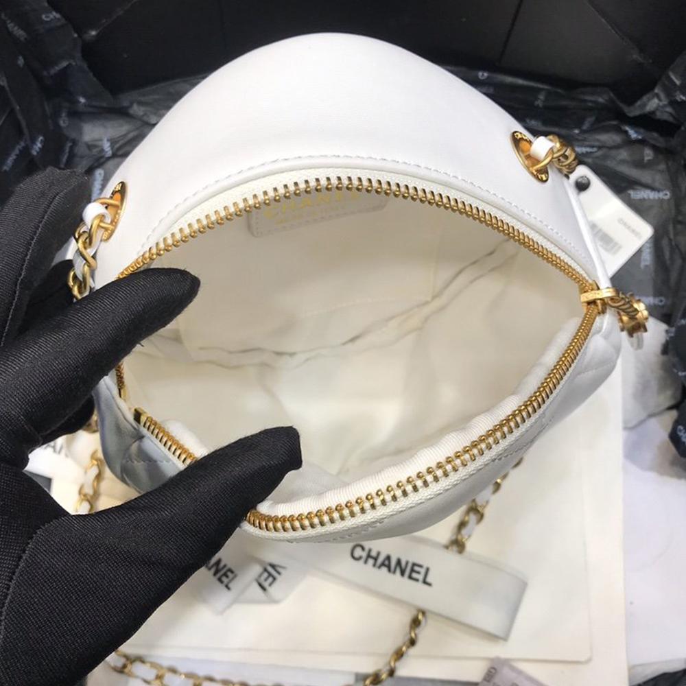 Runway white lambskin Leather Diamond Cut Bag Gold Chain