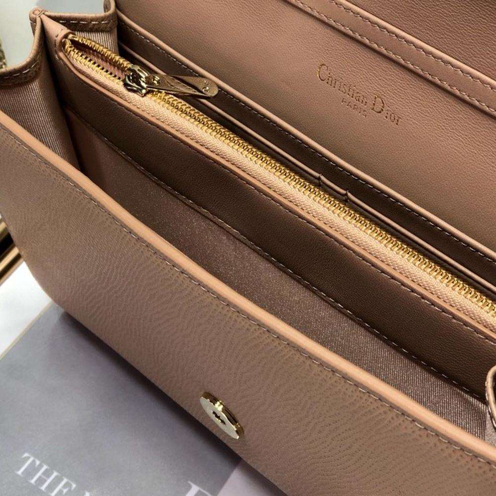 30 Montaigne Pouch