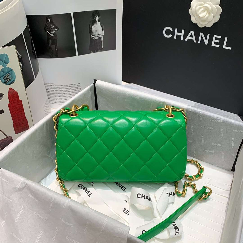 Flap Bag with chunky chain Green