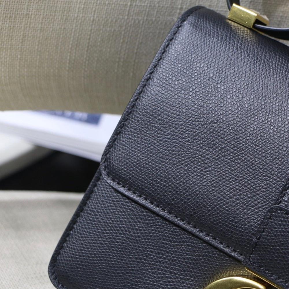 30 Montaigne Pouch