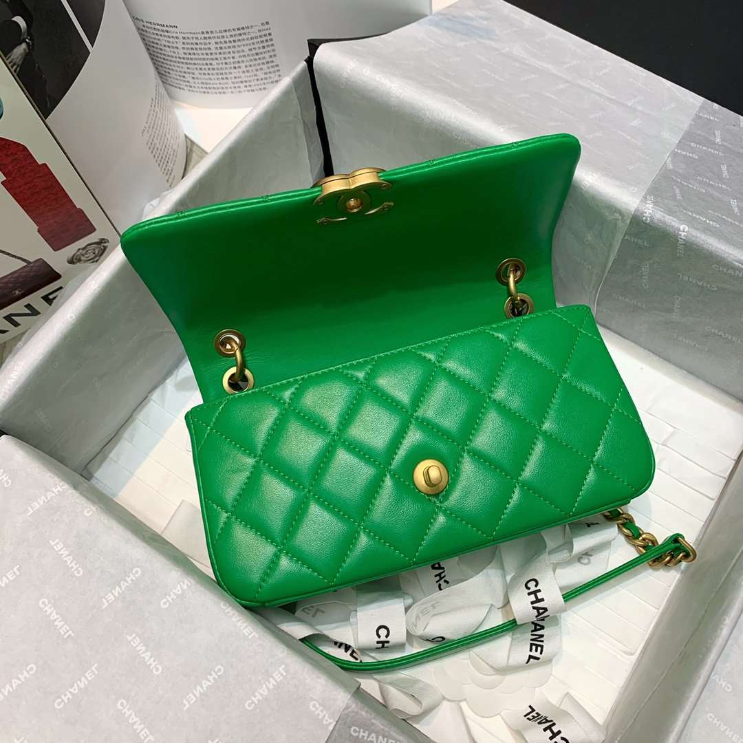 Flap Bag with chunky chain Green