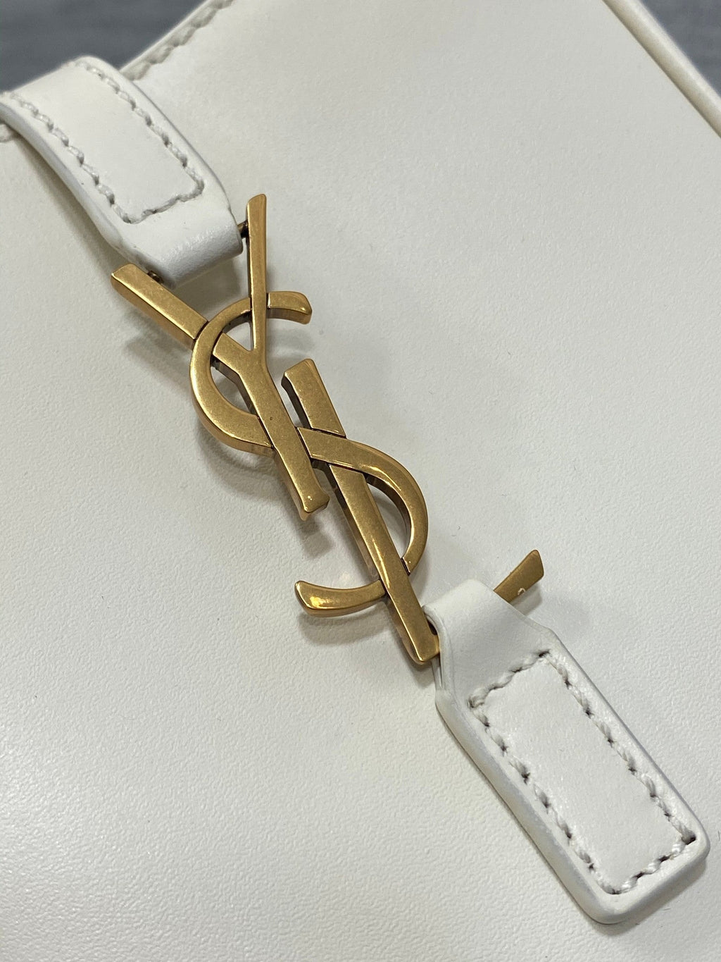 Le 5 A 7 Mini White Bag - 13x20x4cm