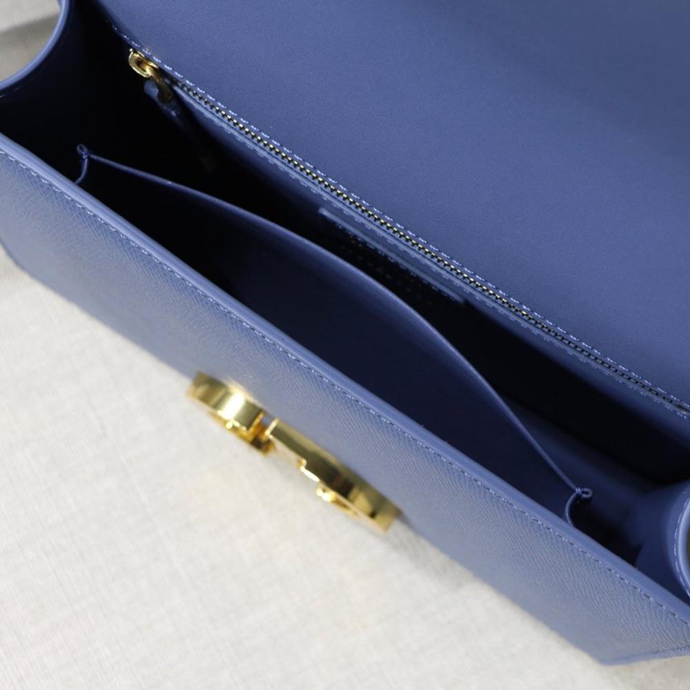 30 Montaigne Bag