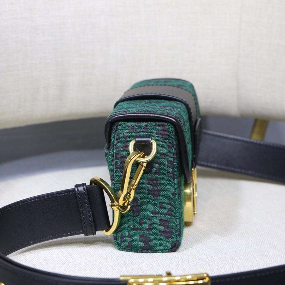 30 Montaigne Flap Bag