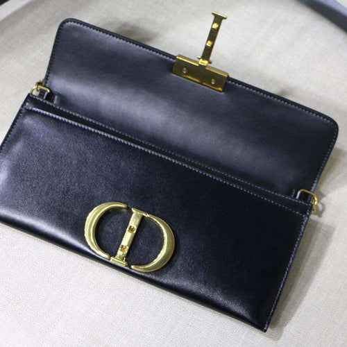 30 Montaigne Pouch