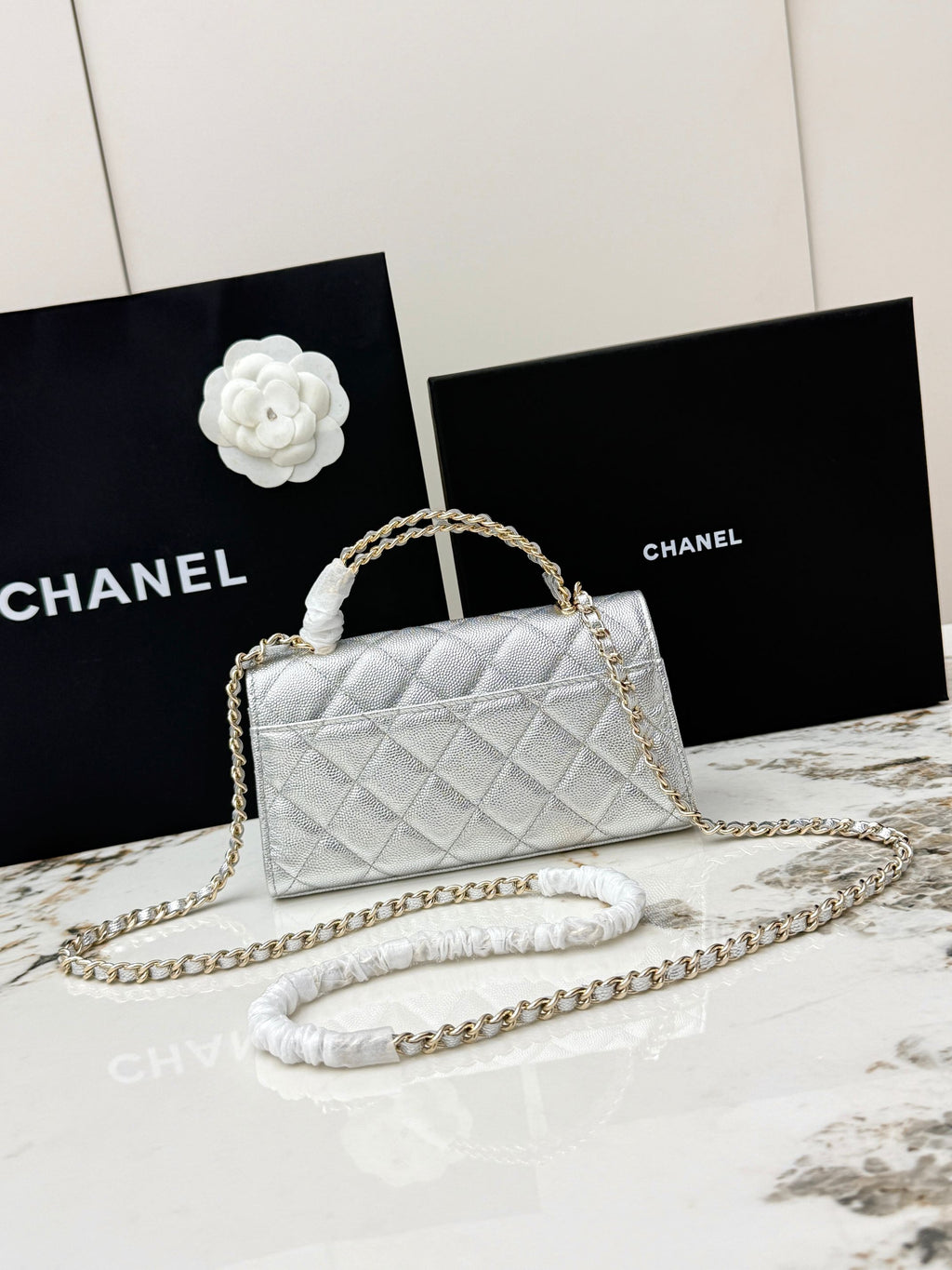 19 sequin Flap Bag