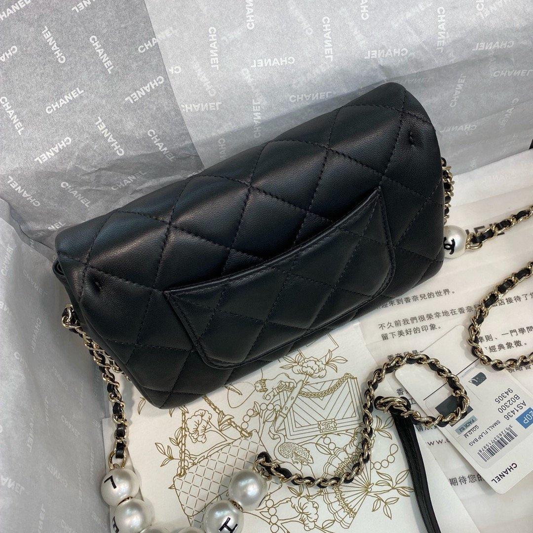 Pearl logo strap Flap Bag Black