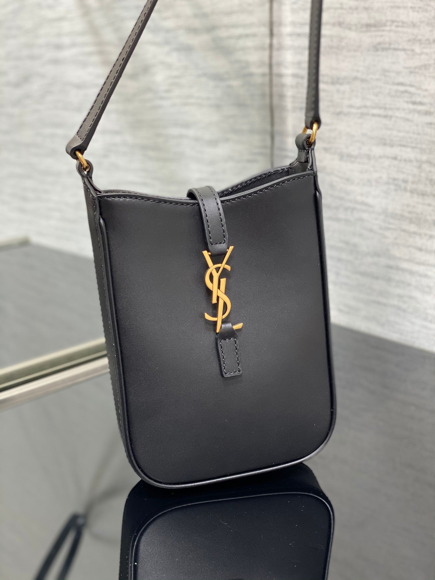 Le 5 A 7 Mini Black Bag - 13x20x4cm