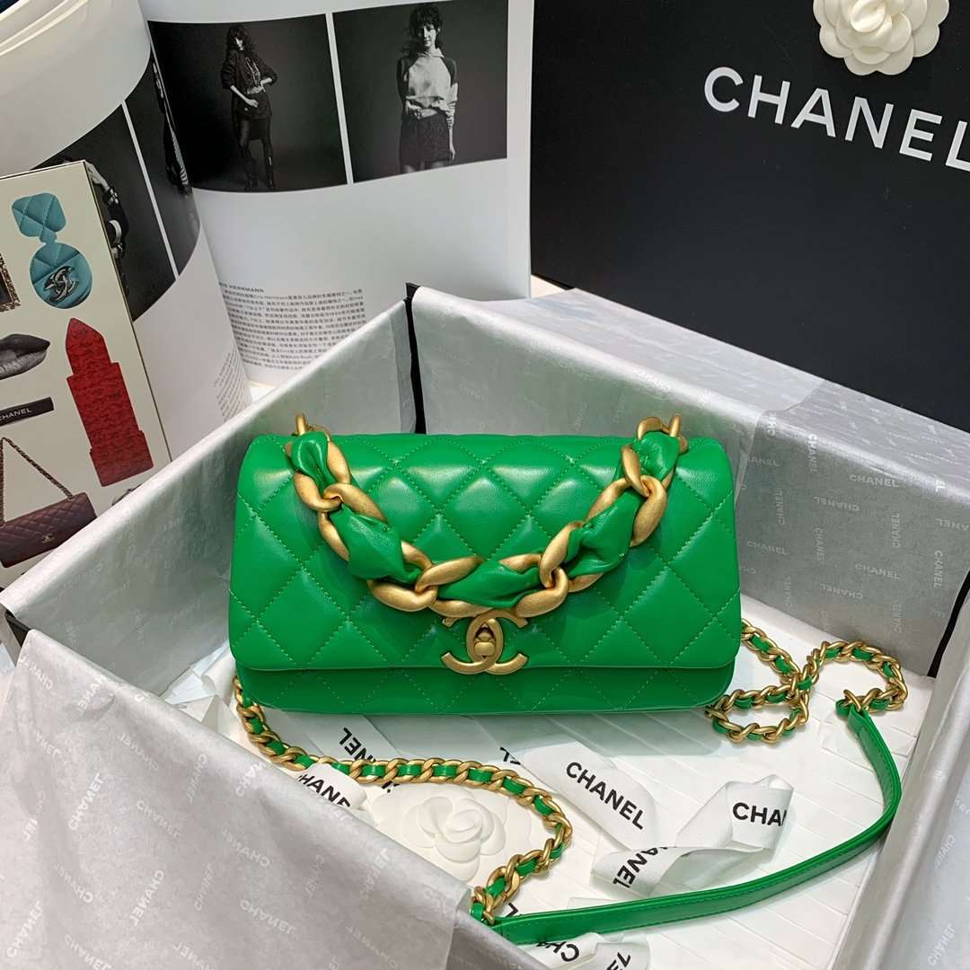Flap Bag with chunky chain Green