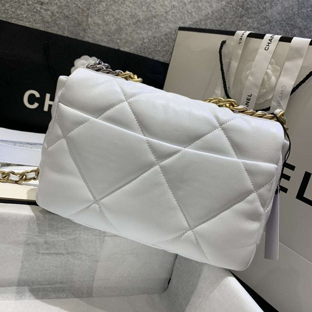 19 Medium Flap Bag