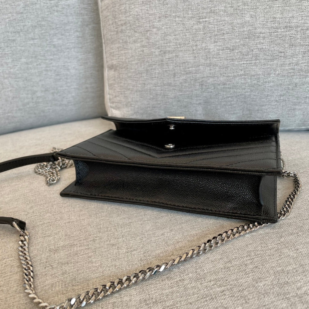 Cassandre Envelope Chain Wallet Black Grain Leather 19x11.5x4 cm