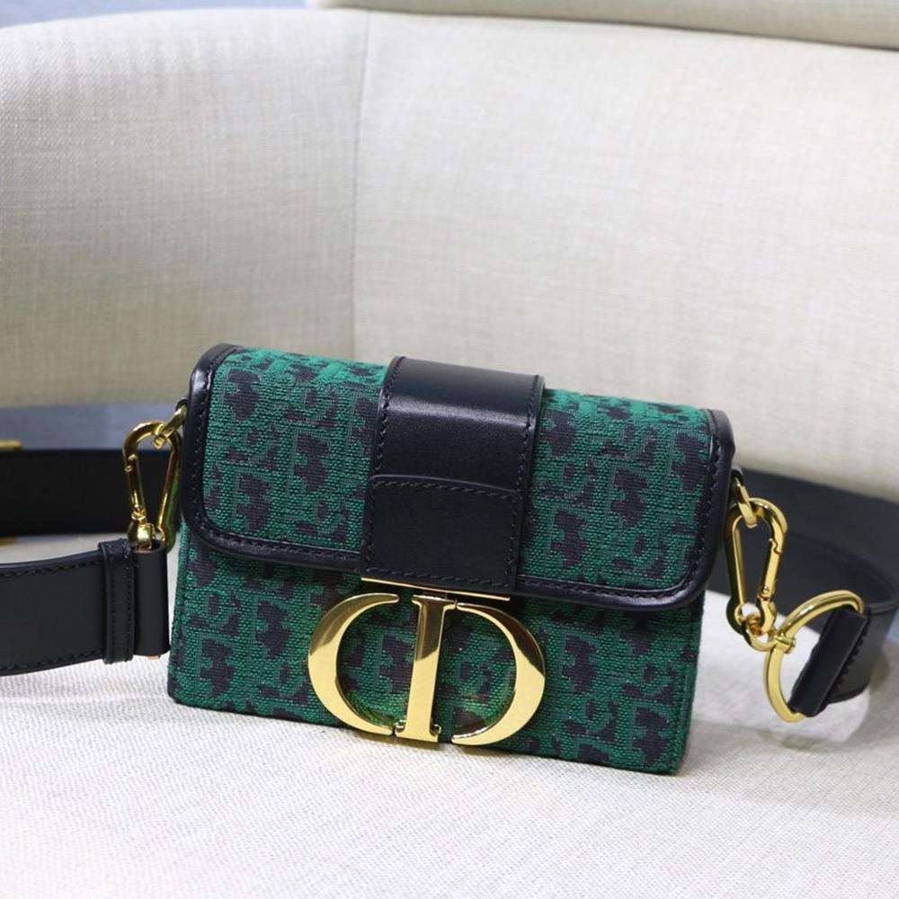 30 Montaigne Flap Bag