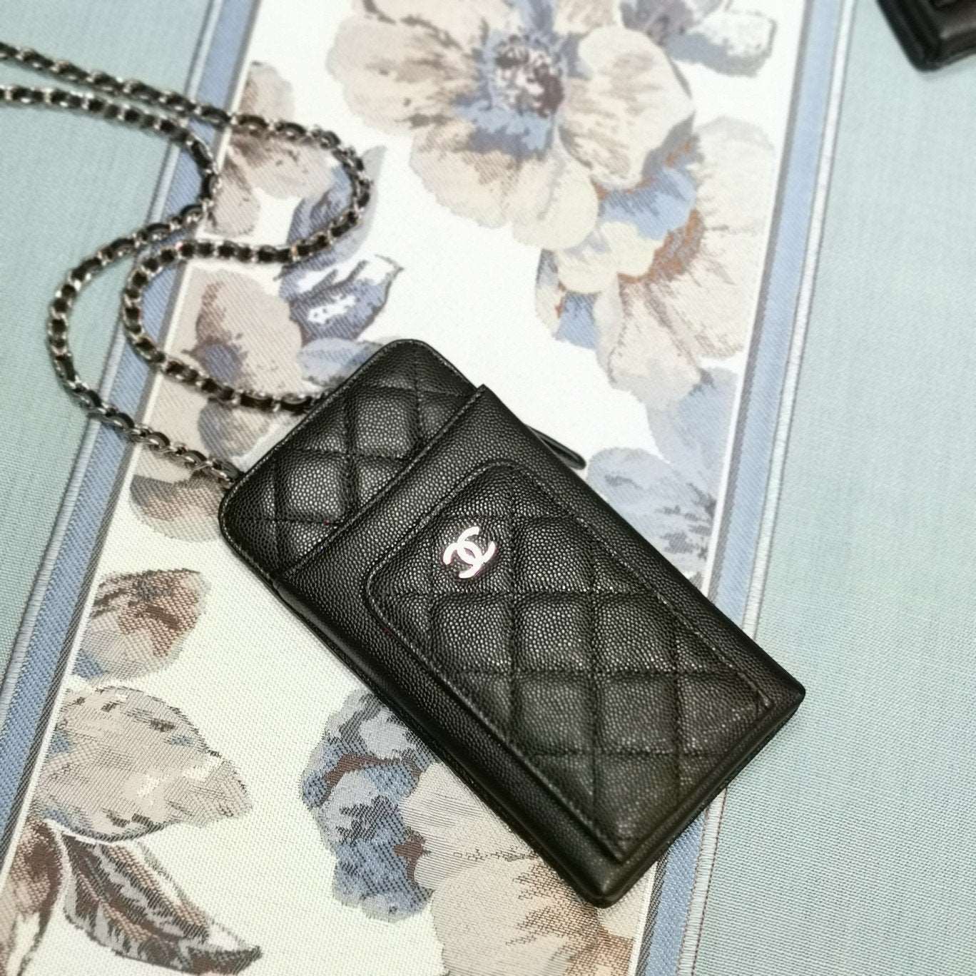 Caviar quilted CC phone holder Wallet