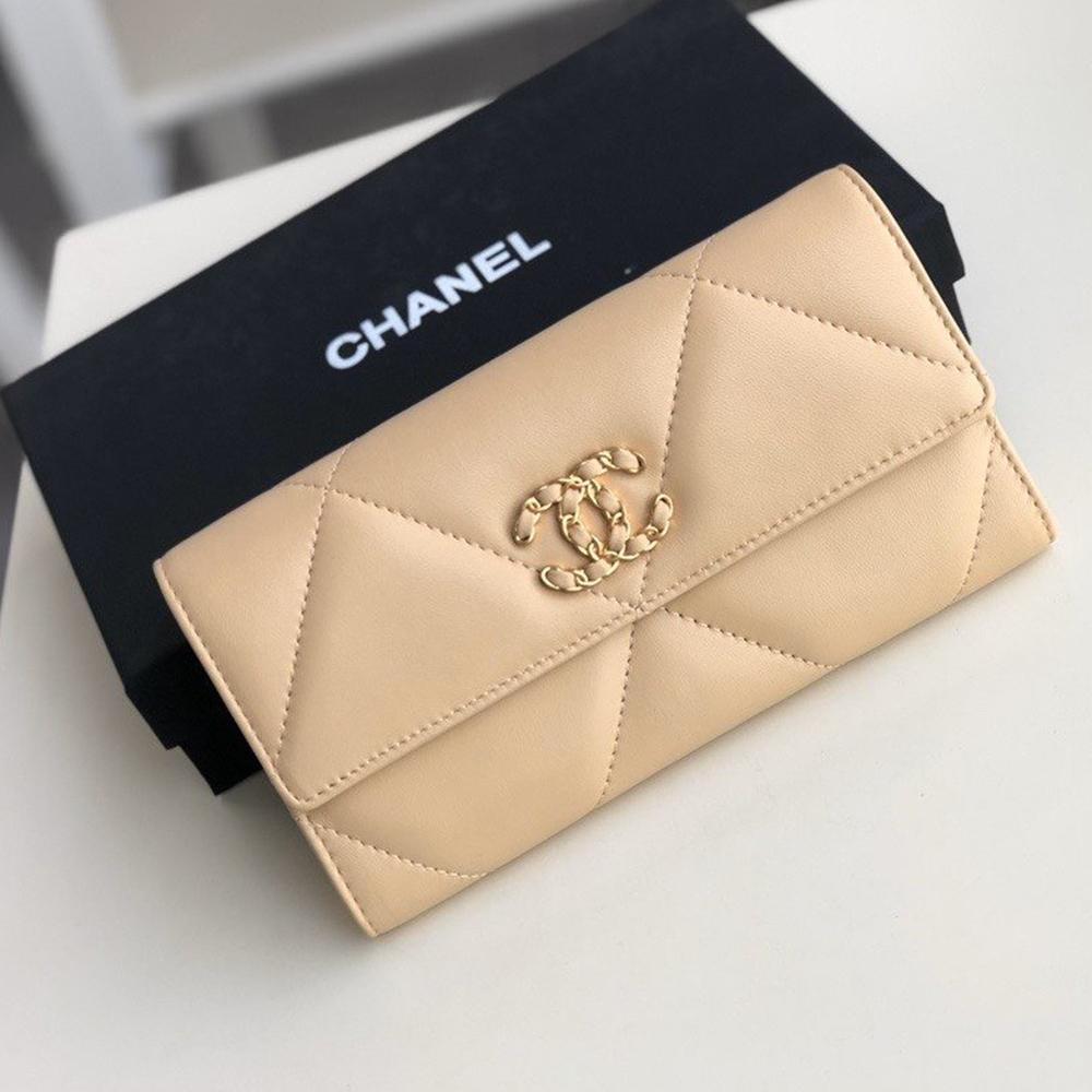 19 Quilted Flap Wallet Long Goatskin