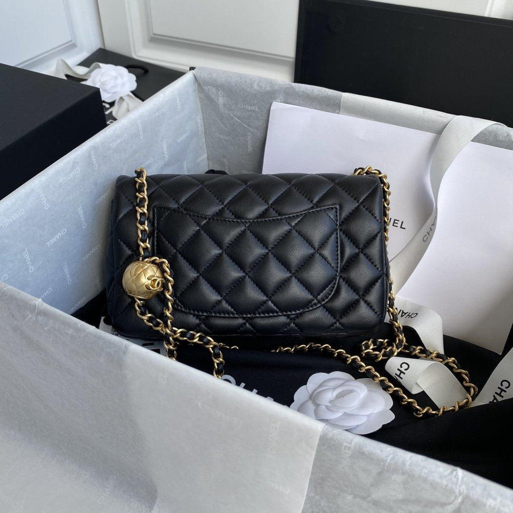 pearl crush mini Flap Bag