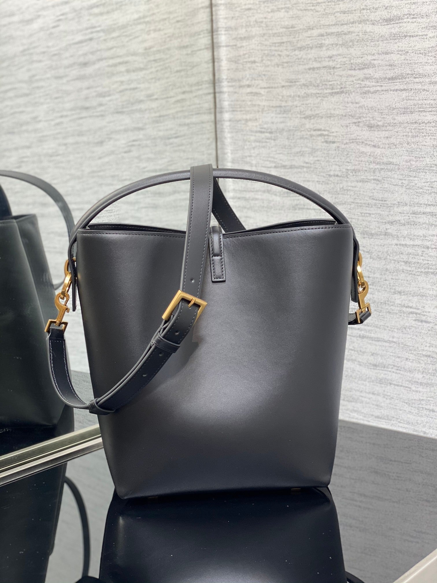 Le 37 Black Shiny Leather Handle Shoulder Bag with Charm and Adjustable Strap (20 x 25 x 16) cm