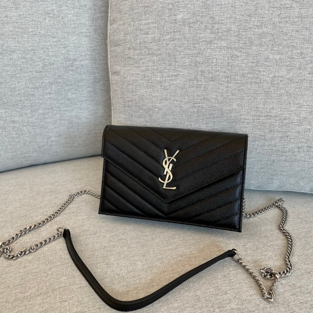 Cassandre Envelope Chain Wallet Black Grain Leather 19x11.5x4 cm