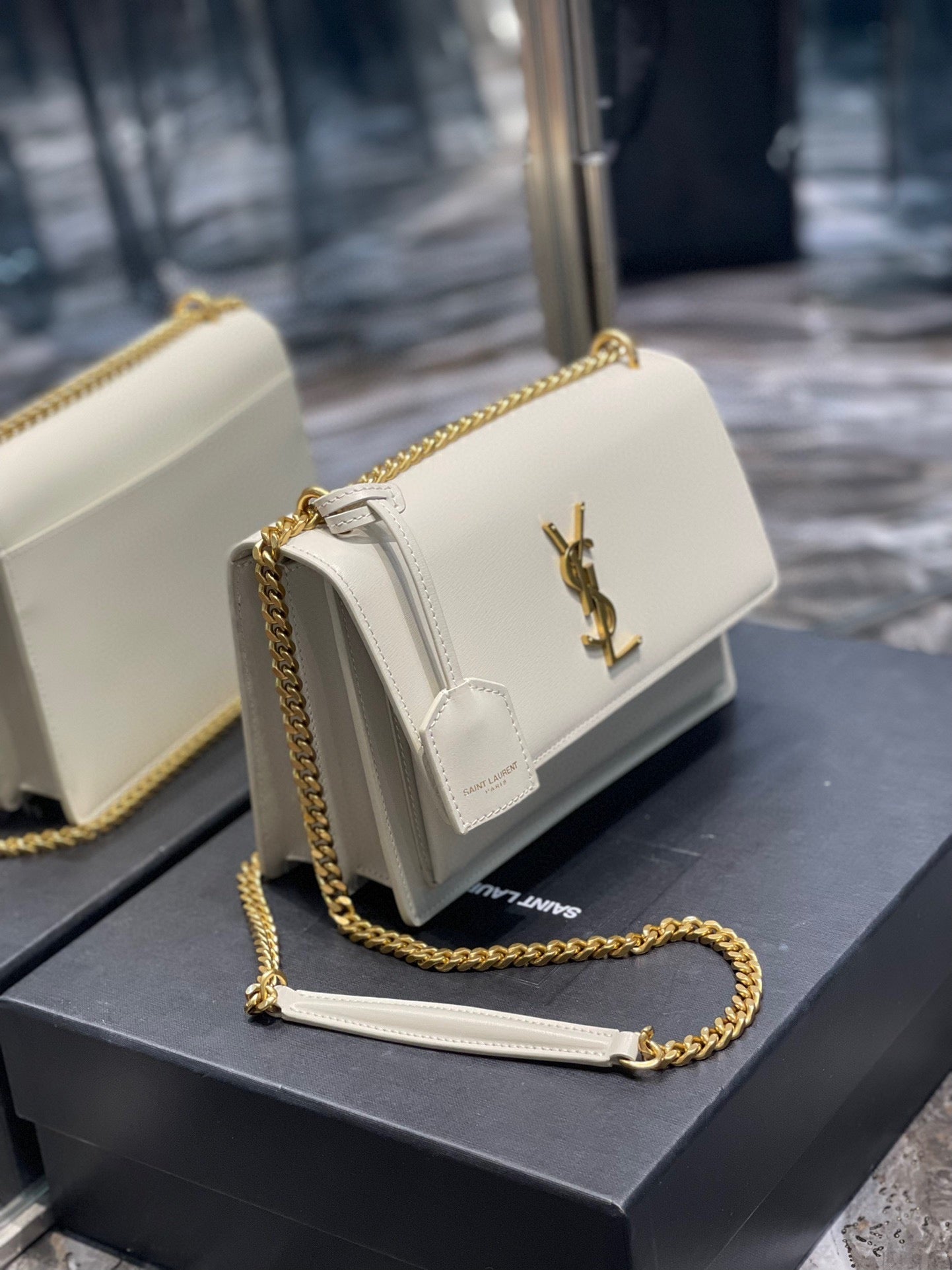 Medium Sunset Bag 22 White Lambskin Gold Tone 22 x 16 x 8cm
