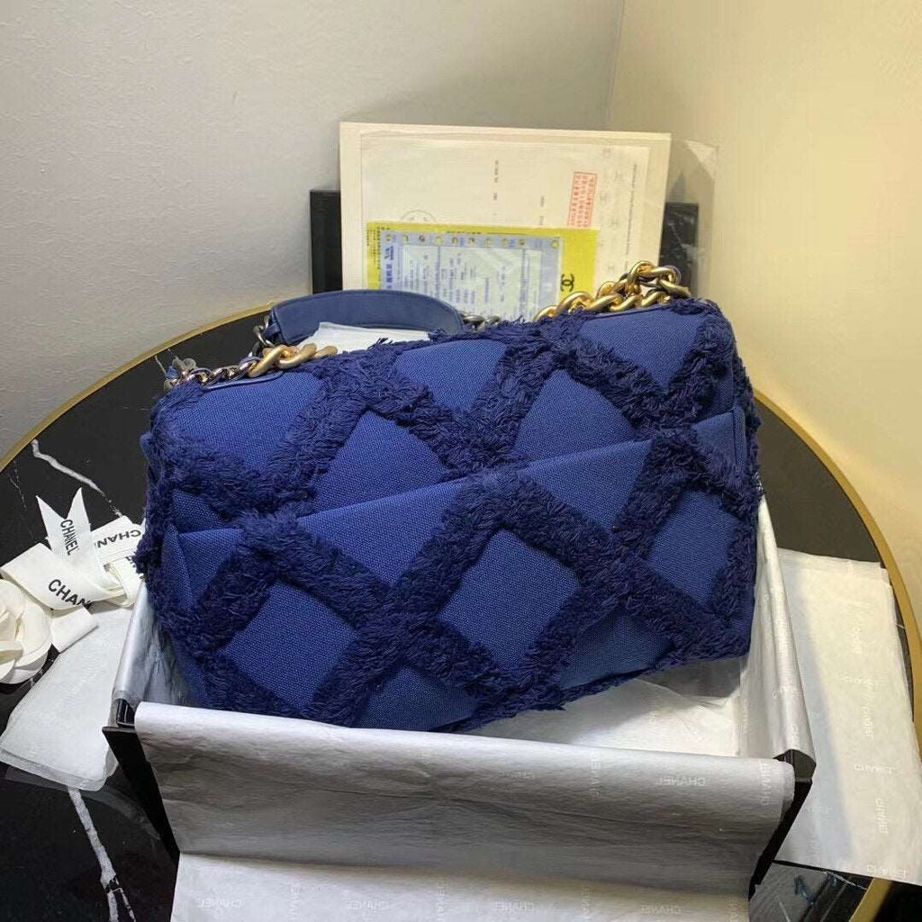 19 Denim medium Flap Bag
