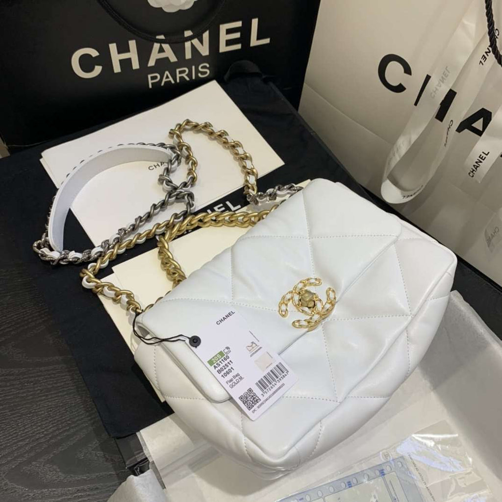 19 Medium Flap Bag