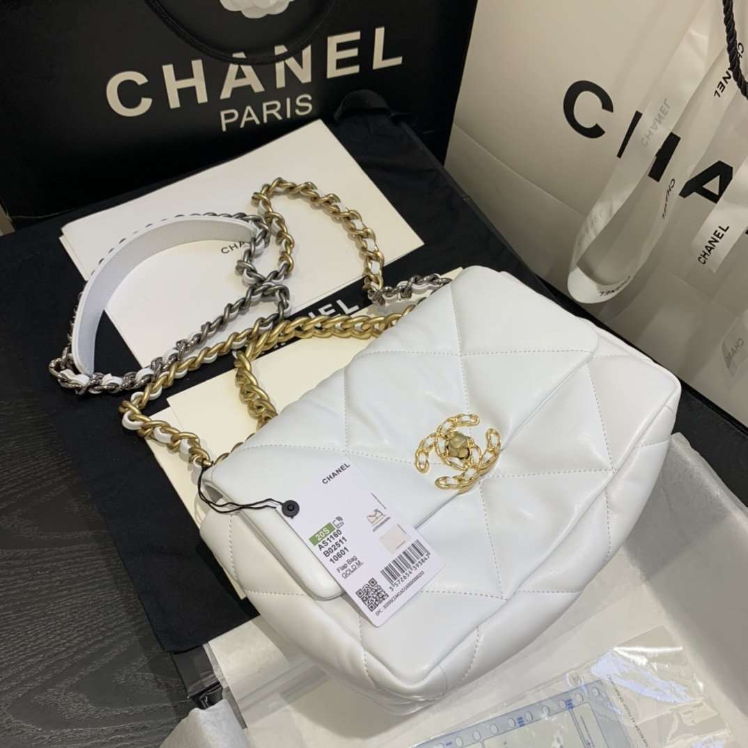19 Medium Flap Bag