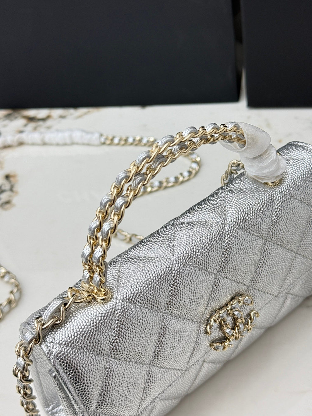 19 sequin Flap Bag