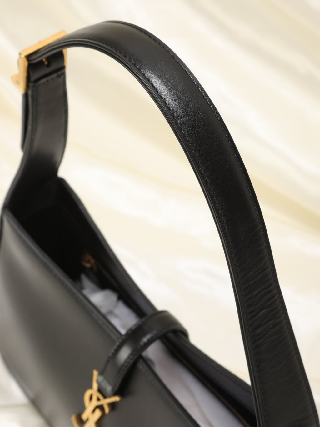 Saint Laurent Le 5 ¡ùãå 7 Hobo Bag In Patent Leather - Black - Women