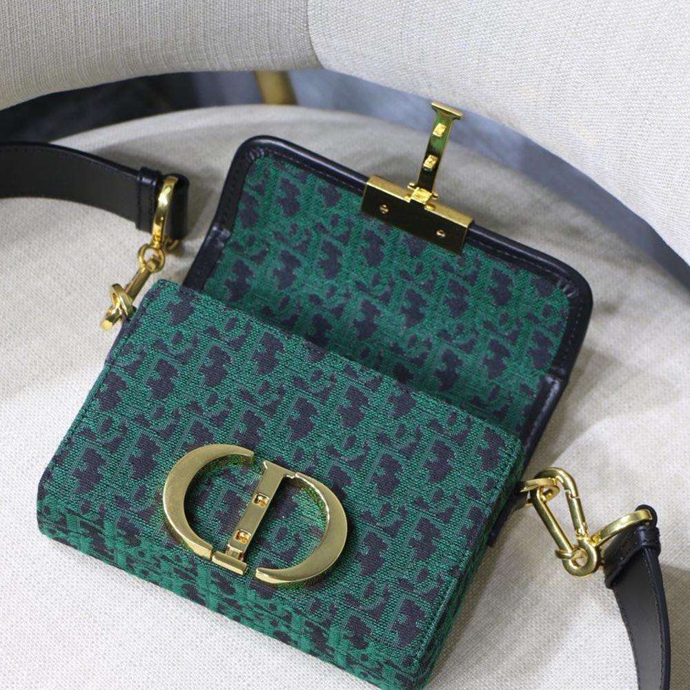 30 Montaigne Flap Bag