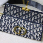 30 Montaigne Pouch