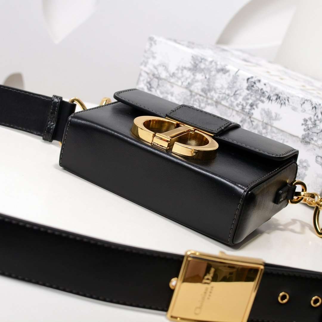 30 Montaigne Flap Shoulder Crossbody Bag with CD Clasp and Adjustable Leather Strap (24 x 17 x 8) cm