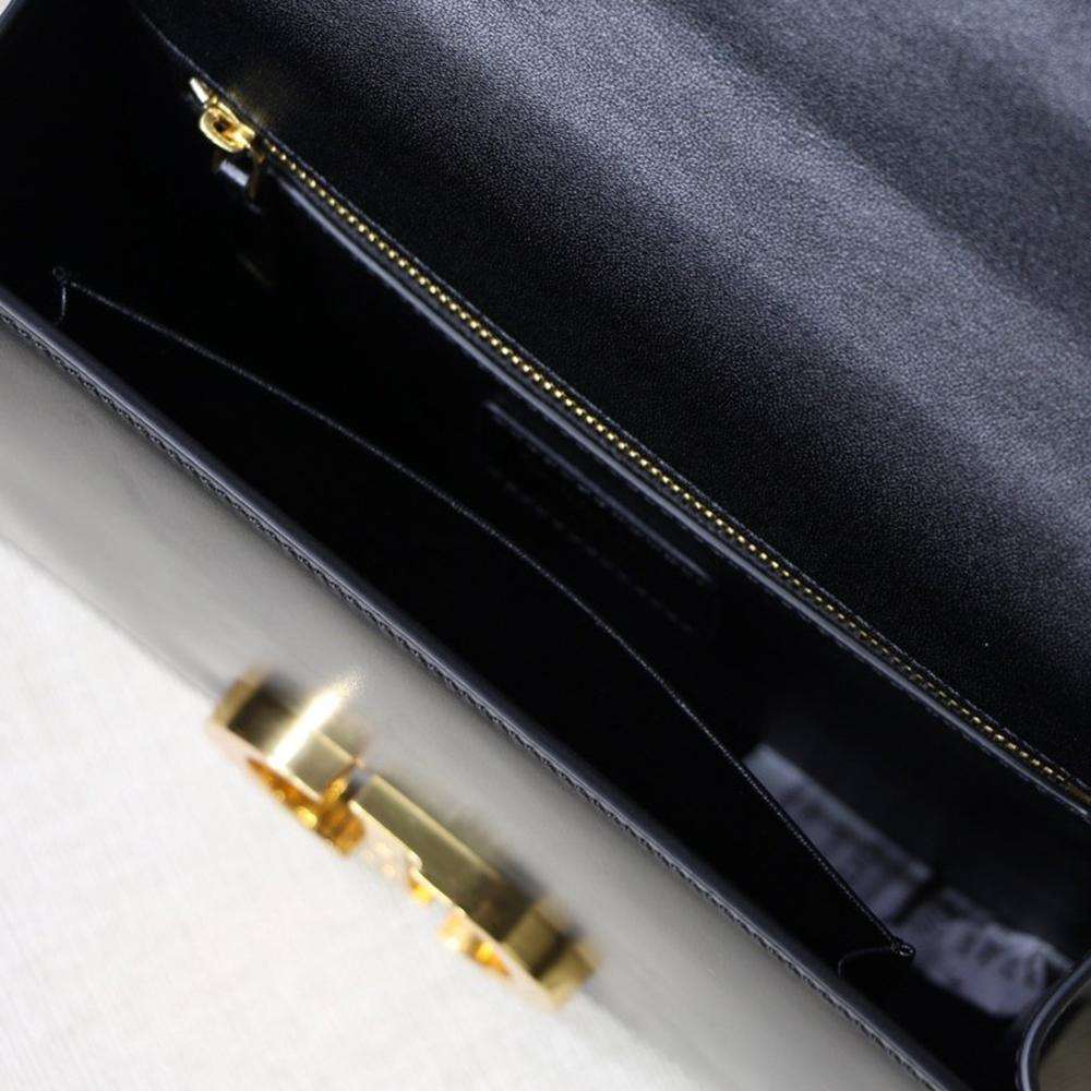 30 Montaigne Bag