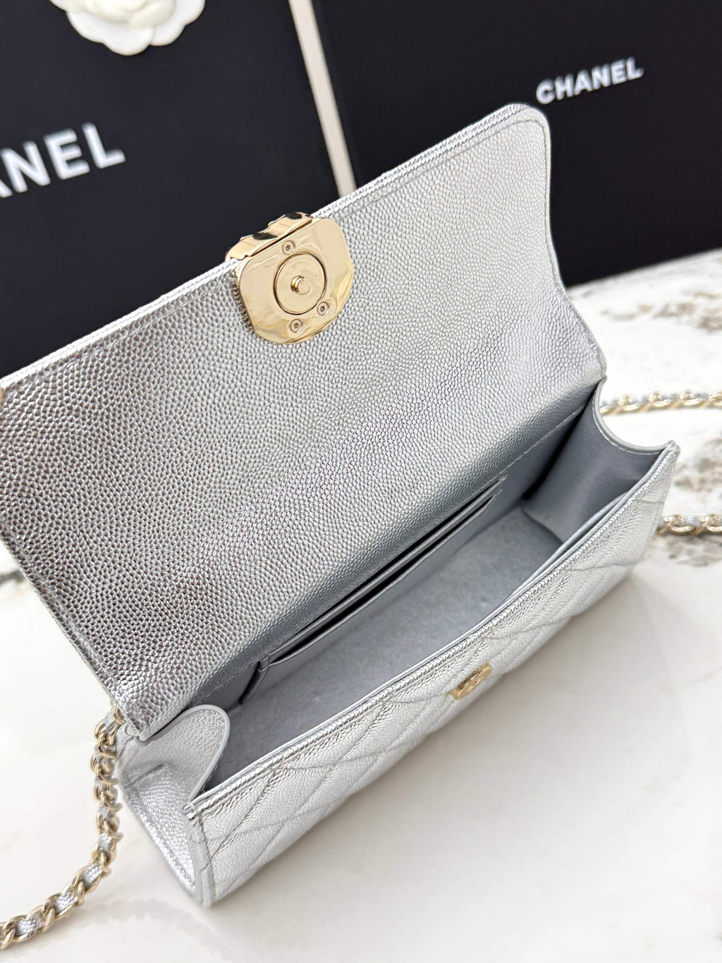 19 sequin Flap Bag