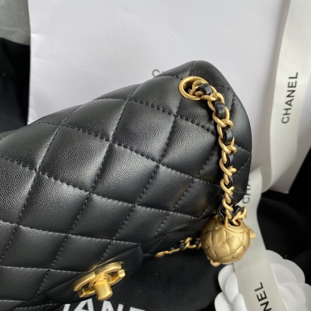 pearl crush mini Flap Bag