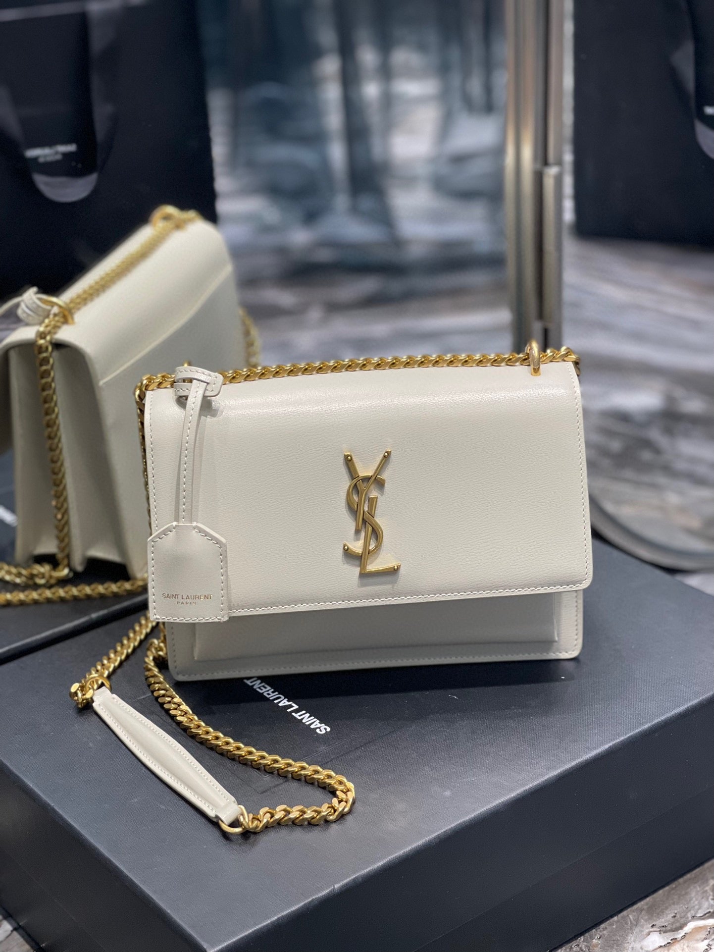 Medium Sunset Bag 22 White Lambskin Gold Tone 22 x 16 x 8cm