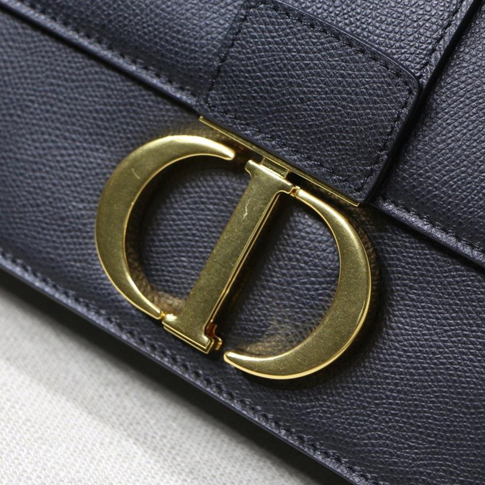 30 Montaigne Pouch
