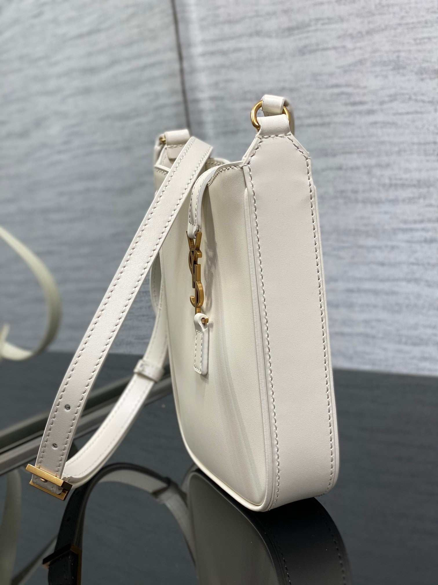 Le 5 A 7 Mini White Bag - 13x20x4cm