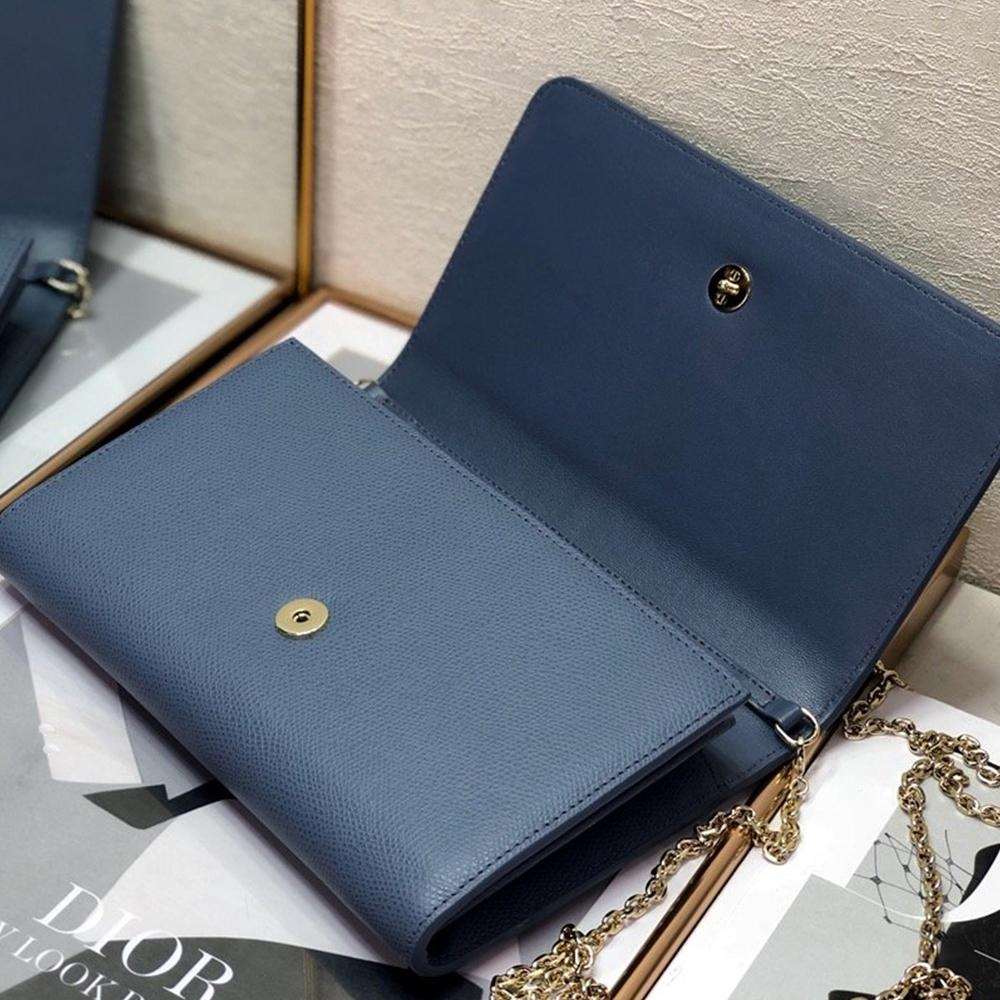 30 Montaigne Bag